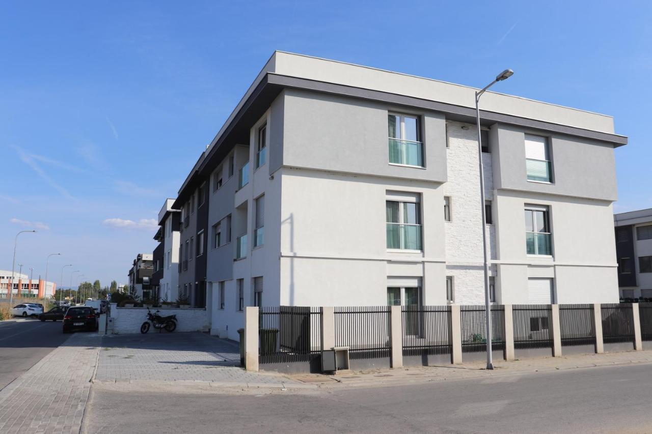 Foxxy Luxury Apartments Escópia Exterior foto